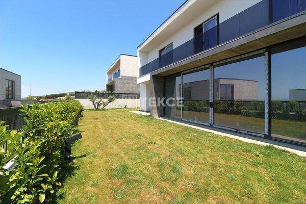 Villas for Sale in Bursa Bademli with Private Landscaped Garden