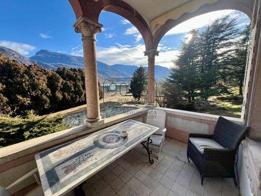 Altbauvilla mit großzügigem Privatgrundstück in Pfatten - Südtirol