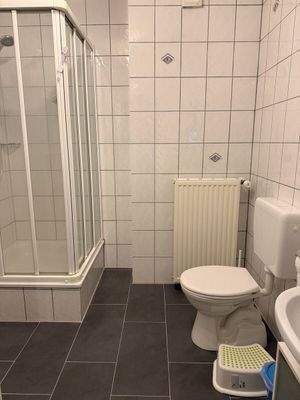 Bad im OG mit Dusche