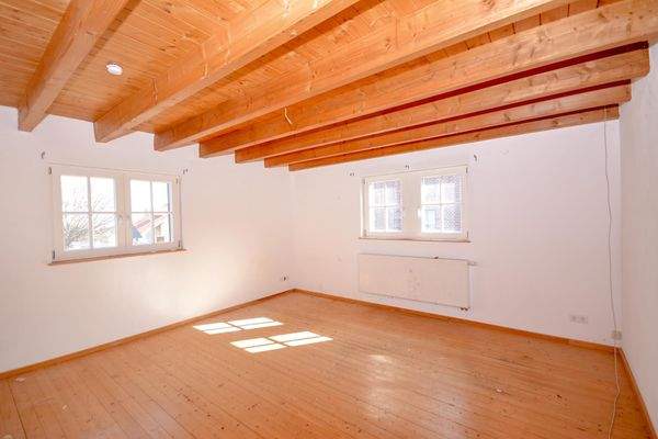 Zimmer rechtes Gebäude