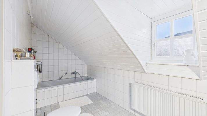 CAM04238G0-PR0051-STILL010