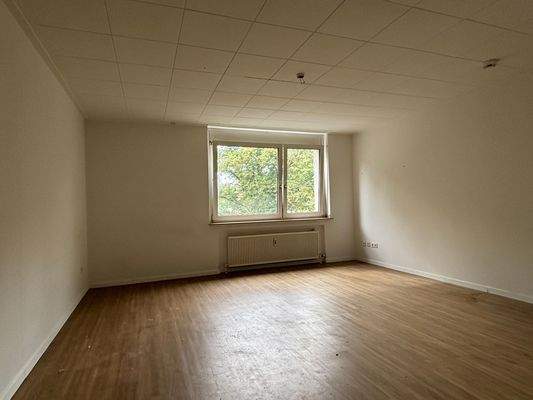 Leeres Zimmer mit Fenster