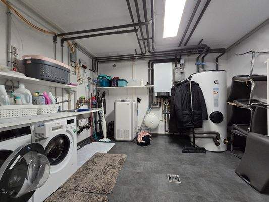 Waschraum & Haustechnik