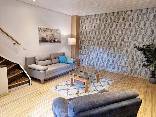 großzügiges Wohnzimmer