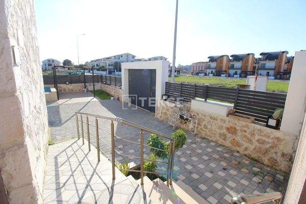 4-Bedroom Semi-Detached Villa with Pool and Garden in Belek