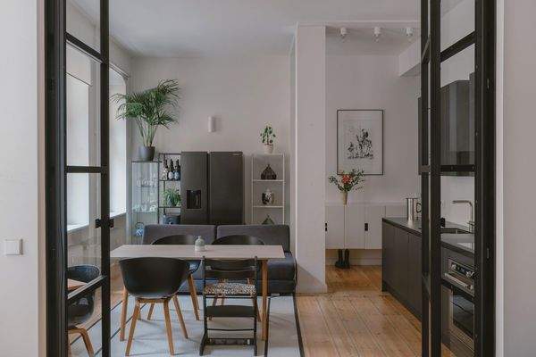 Glastür zwischen den Räumen