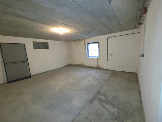 Eines der Kellerräume.png