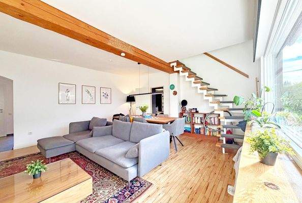 Lichtdurchflutetes Wohnzimmer (Anbau)