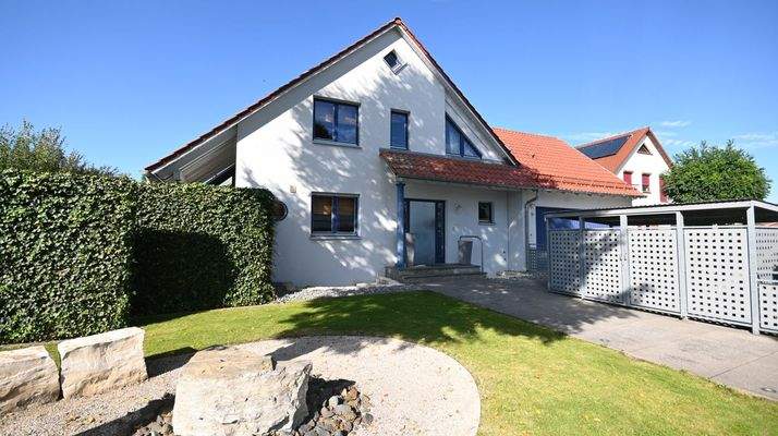 Gepflegter Eingangsbereich