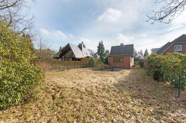 Nach hinten schön eingewachsen ohne störenden Baumbestand.jpg