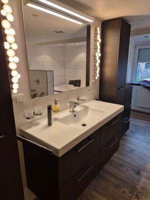 Hochwertig sanierte Sanitärbereiche