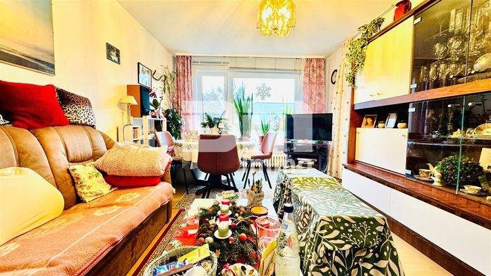 Wohn / Esszimmer / Zugang Balkon