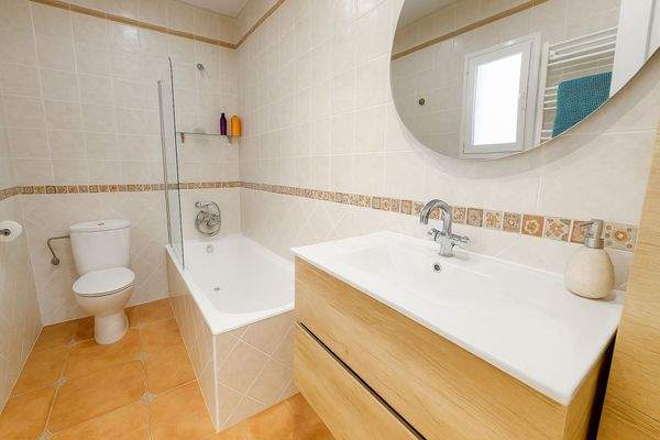 Badezimmer im Obergeschoss