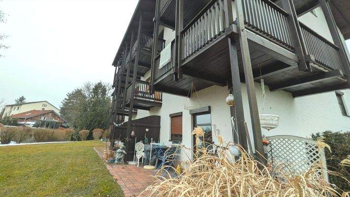 Ansicht Ost Terrasse und Garten