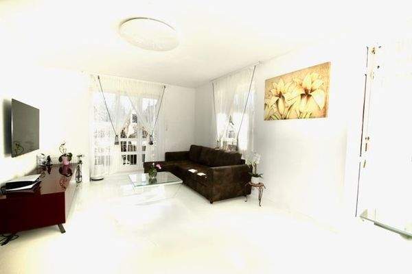 Wohnzimmer mit Süd-/Ost Ausrichtung