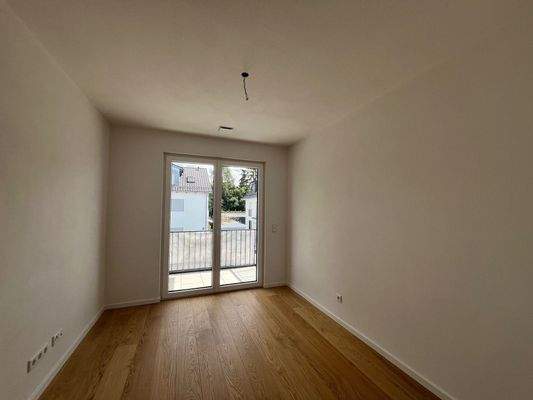 Zimmer 2 mit Zutritt zum zweiten Balkon