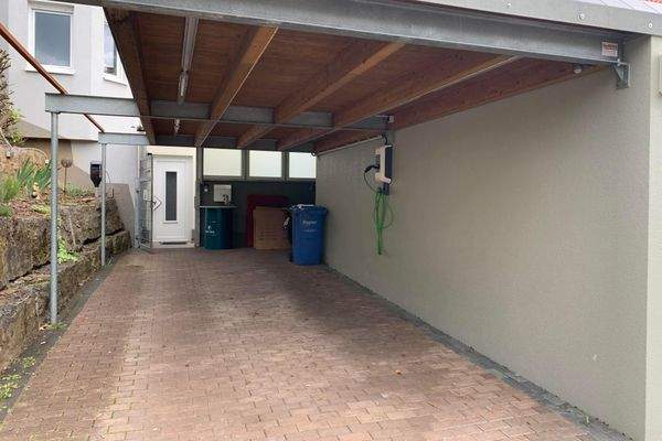 Carport mit Wallbox