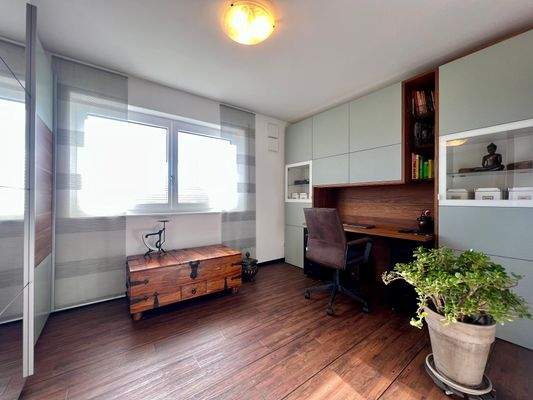 Kinderzimmer / Büro