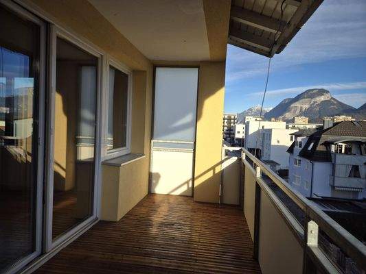 geräumiger Südbalkon