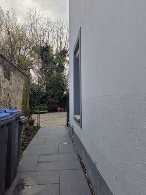 Zugang Hof und Eingang Wohnungen