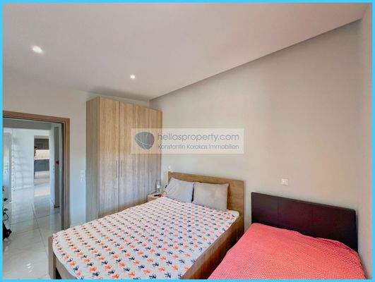 b76c0b65e45c4022a6b90bdaee27c725-original