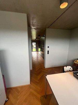 Blick vom Arbeitszimmer in den Flur