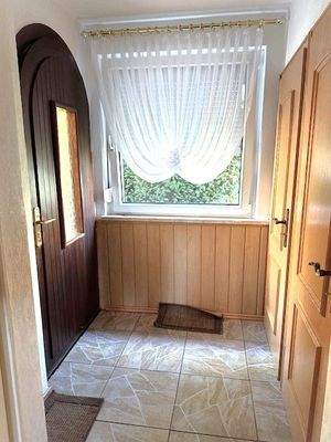 EG: Windfang mit AR/Garderobe und Gäste-WC