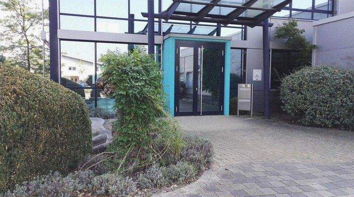 Bürogebäude, Eingang