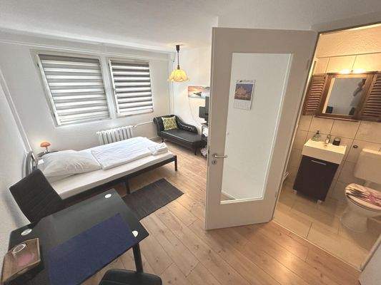 Beispiel 1-Bett-Zimmer mit Bad