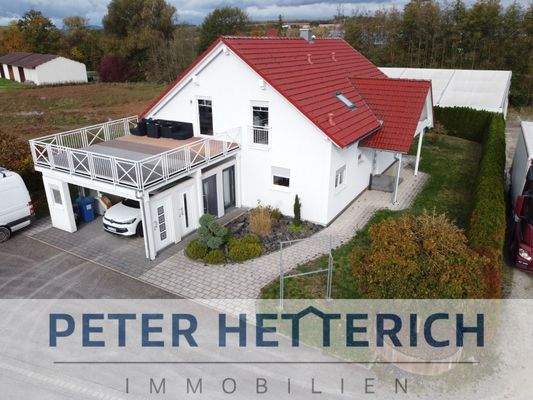 Seitenansicht mit Eingang