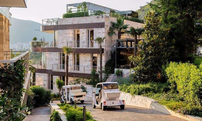 Dukley Exterior (23)