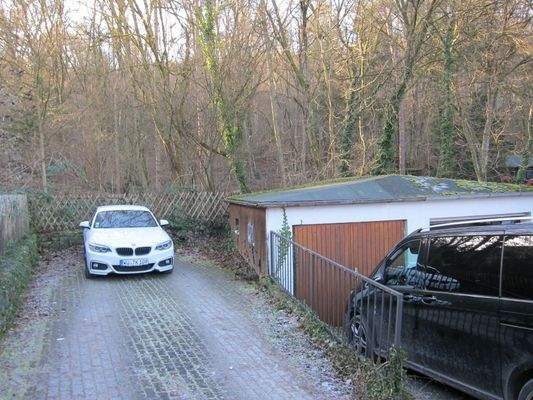 Ansicht Garage und Stellplatz.JPG