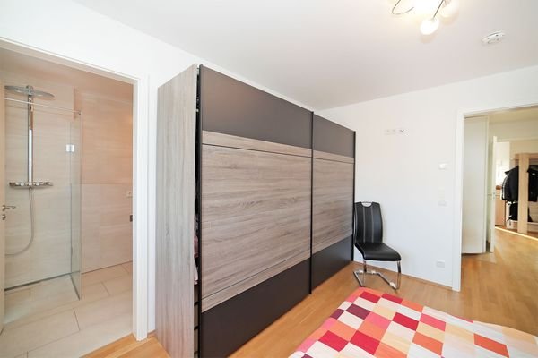 Elternschlafzimmer mit Ensuite Bad