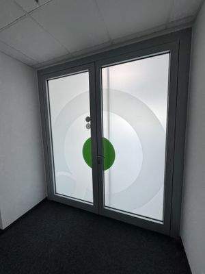 Zugang Büro-/Laborflächen