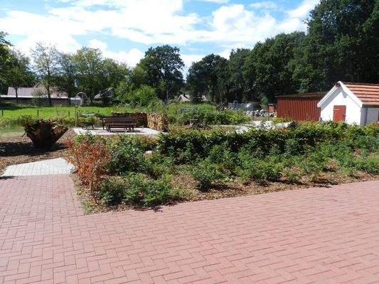 Lisahaus-Aussensitzplatz