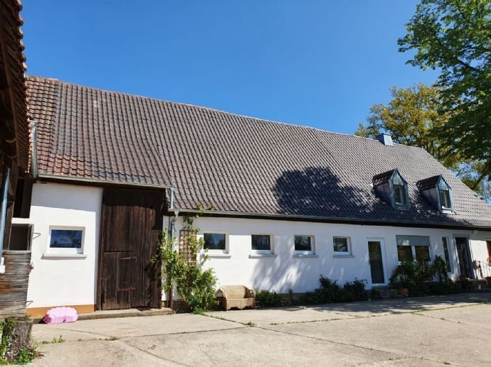 Idylle pur - Einfamilienhaus mit Hof, Terrasse, Garten