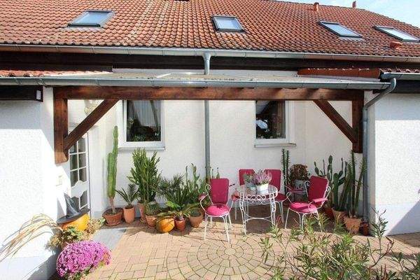 überdachter Hauseingangsbereich