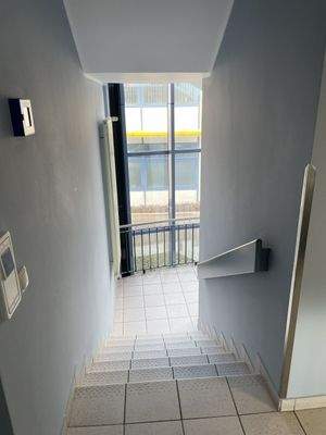 Treppenhaus mit Fenster