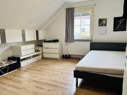 Schlafzimmer (Haupthaus DG)