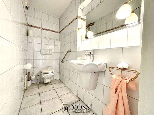 separates, renoviertes WC