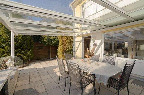 überdachte Süd-Terrasse