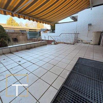 Terrasse mit Markise