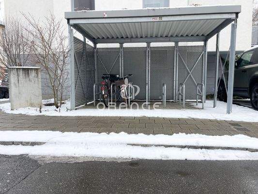 ...und daneben findet Ihr Fahrrad Platz