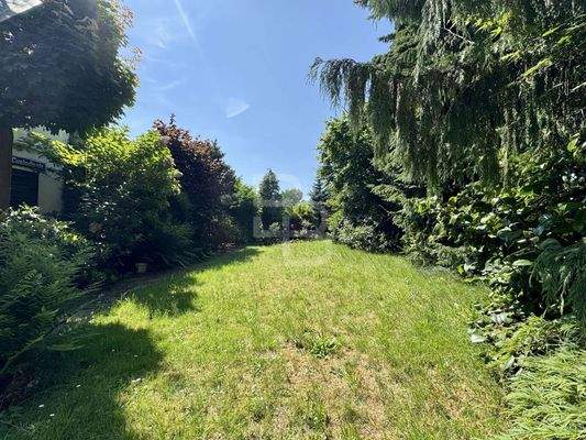 Großzügiger Garten