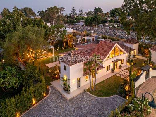 Modern Luxury House with Garden in Marbella Málaga