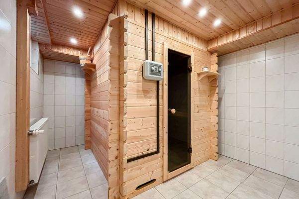 hochwertiger Saunabereich-/UG