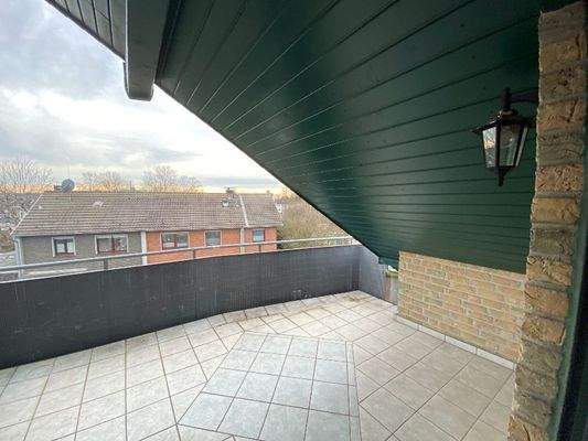 Überdachter Balkon DG