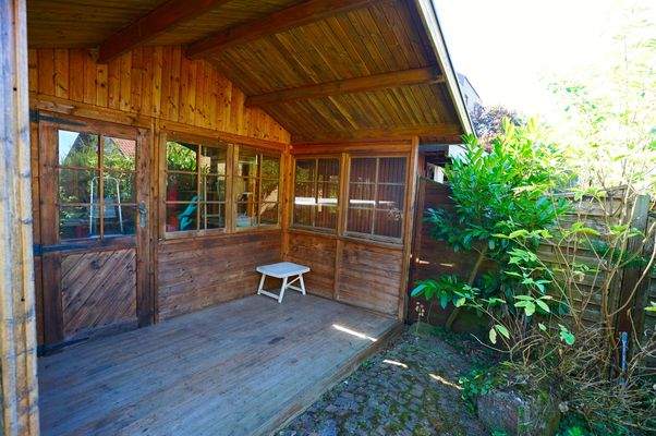 15-Gartenhaus mit Strom z.B. für Gartengeräte