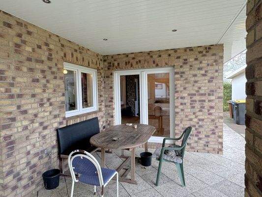 überdachte Terrasse