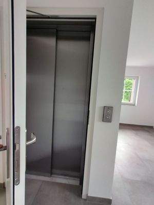 Aufzug in der Wohnung